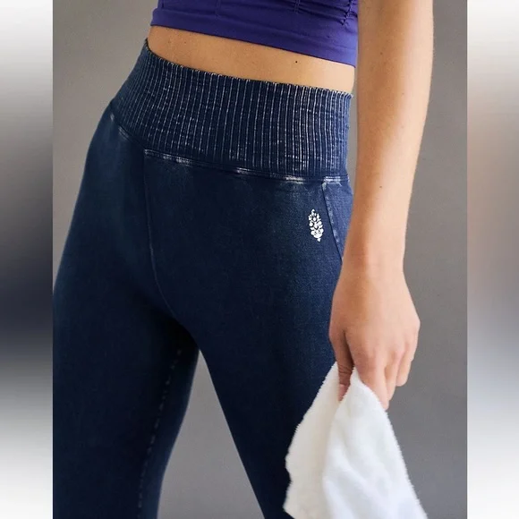 🚫SOLD🚫NWOT! FP Free People Movement Good Karma Flare Leggings Sz M/L - Picture 4 of 8